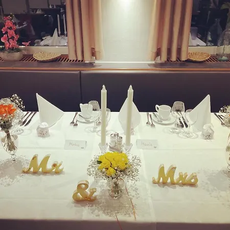 Krone & Restaurant 호텔 코니그스브륀