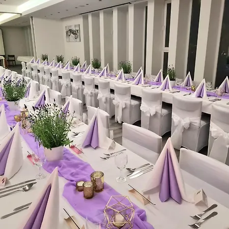 Krone & Restaurant 3* 코니그스브륀