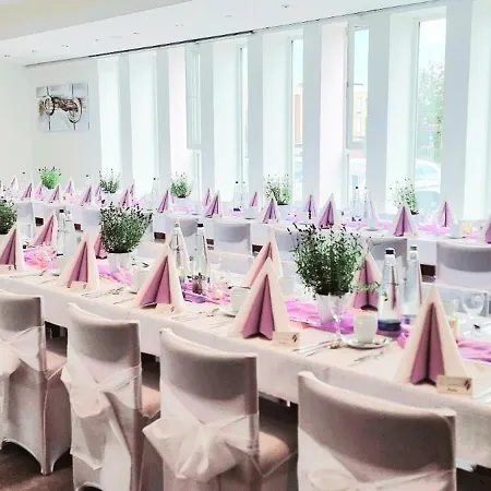 Krone & Restaurant 코니그스브륀