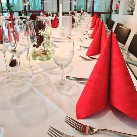 Krone & Restaurant 호텔 코니그스브륀