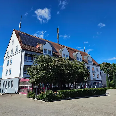 Krone & Restaurant Otel Königsbrunn