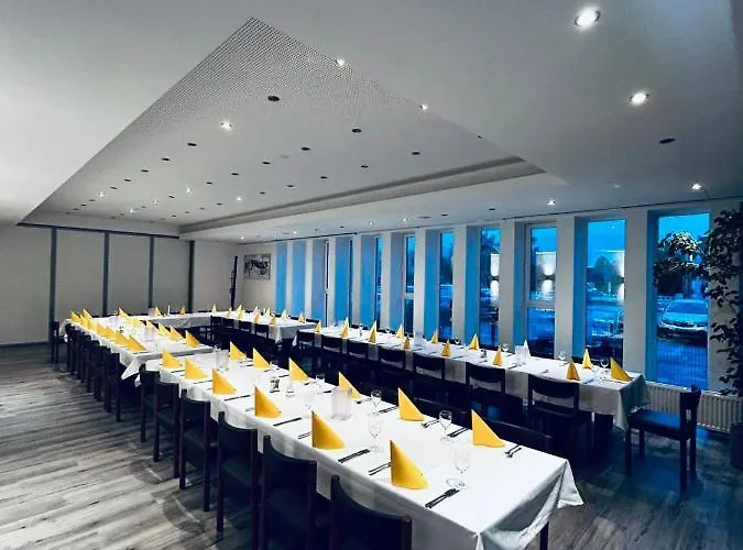 Krone & Restaurant 3* Königsbrunn