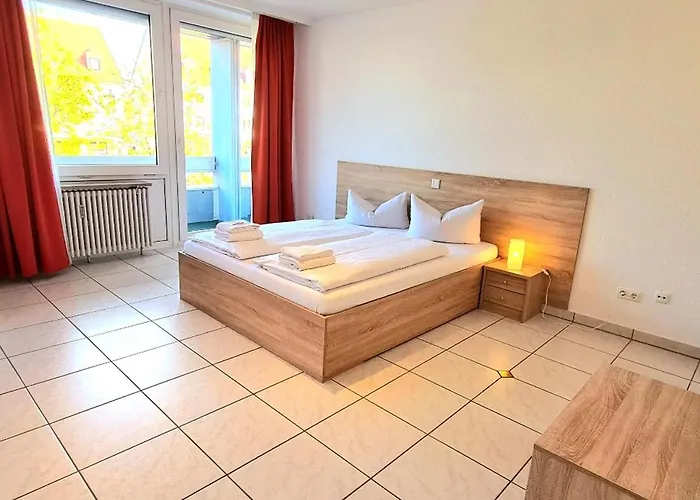 Krone & Restaurant Otel Königsbrunn