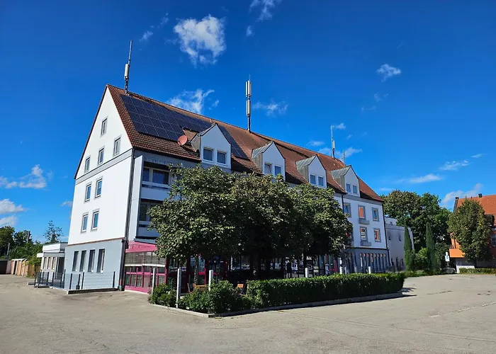 Krone & Restaurant Otel Königsbrunn