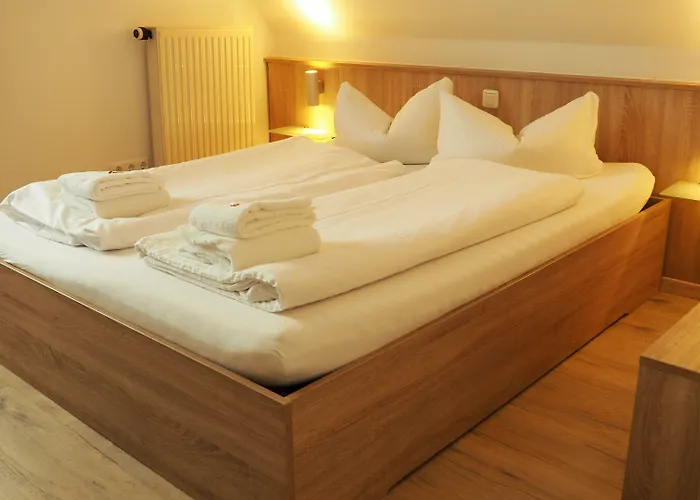 Krone & Restaurant Otel
