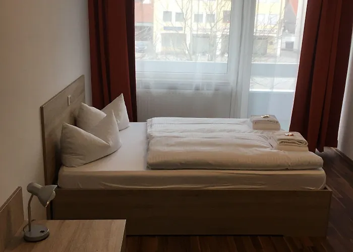 Otel Krone & Restaurant Königsbrunn