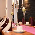 Hotel Krone & Restaurant Koenigsbrunn