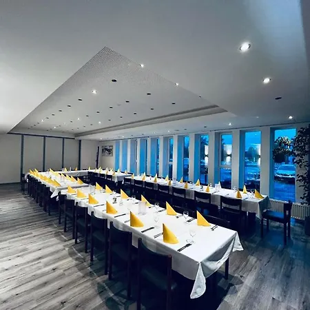 Krone & Restaurant 3* Königsbrunn
