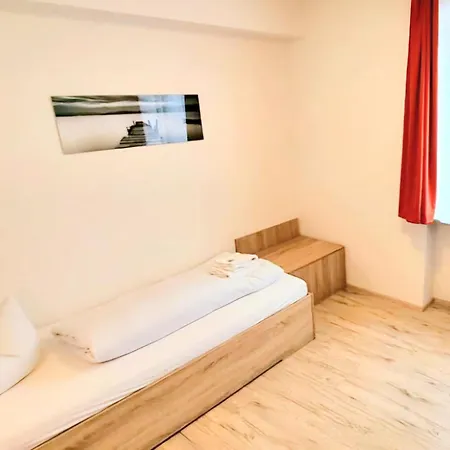 Krone 3* Königsbrunn