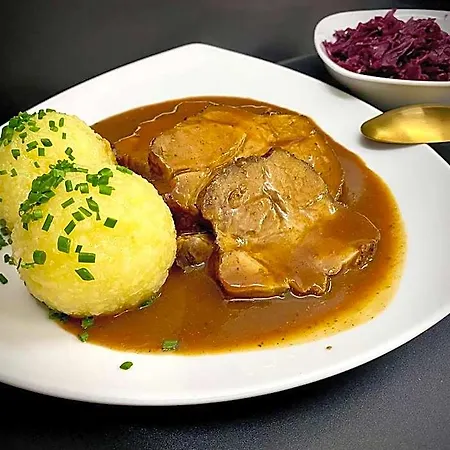 מלון Krone & Restaurant 3*