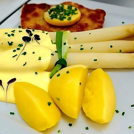 מלון Krone & Restaurant Königsbrunn