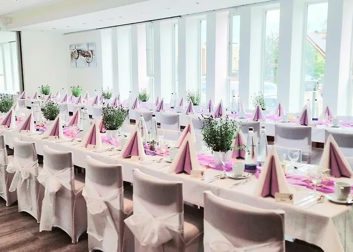 Krone & Restaurant 코니그스브륀